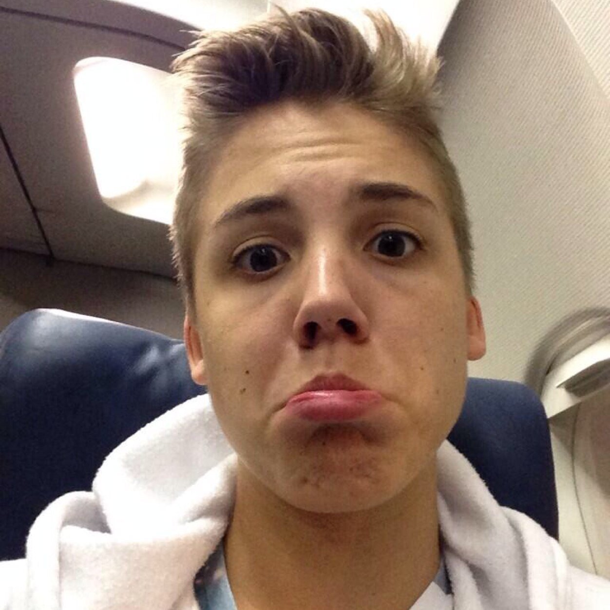 DONT FOLLOW ME. Follow @Magconbaespuma !! I'll usually follow back on that account, too!