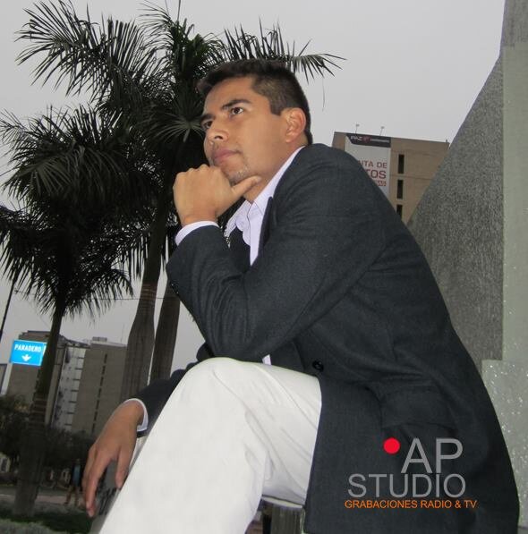 Aldorperu's profile picture. VOICEOVER: Locutor Comercial Radio & Tv
Lima
ApStudio Grabaciones.
