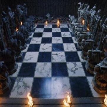 Ajedrez Mágico de @Hogwartssite. Las piezas se mueven según la orden del jugador. ¿Te atreves a echar una partida? #Pottertty