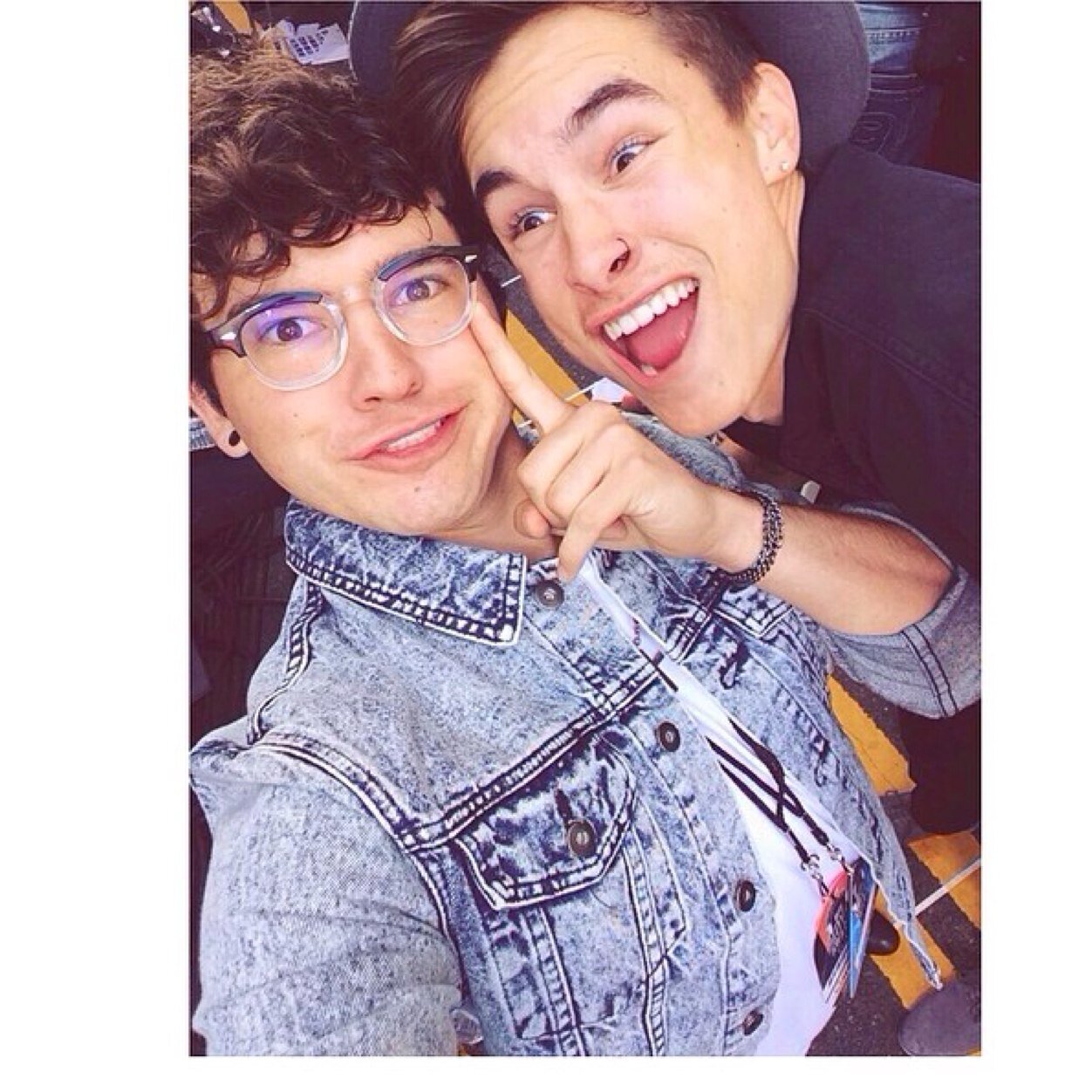 Kians_bestie's profile picture. Im a fan of wayy too many things. Youtubers are my life. ✨