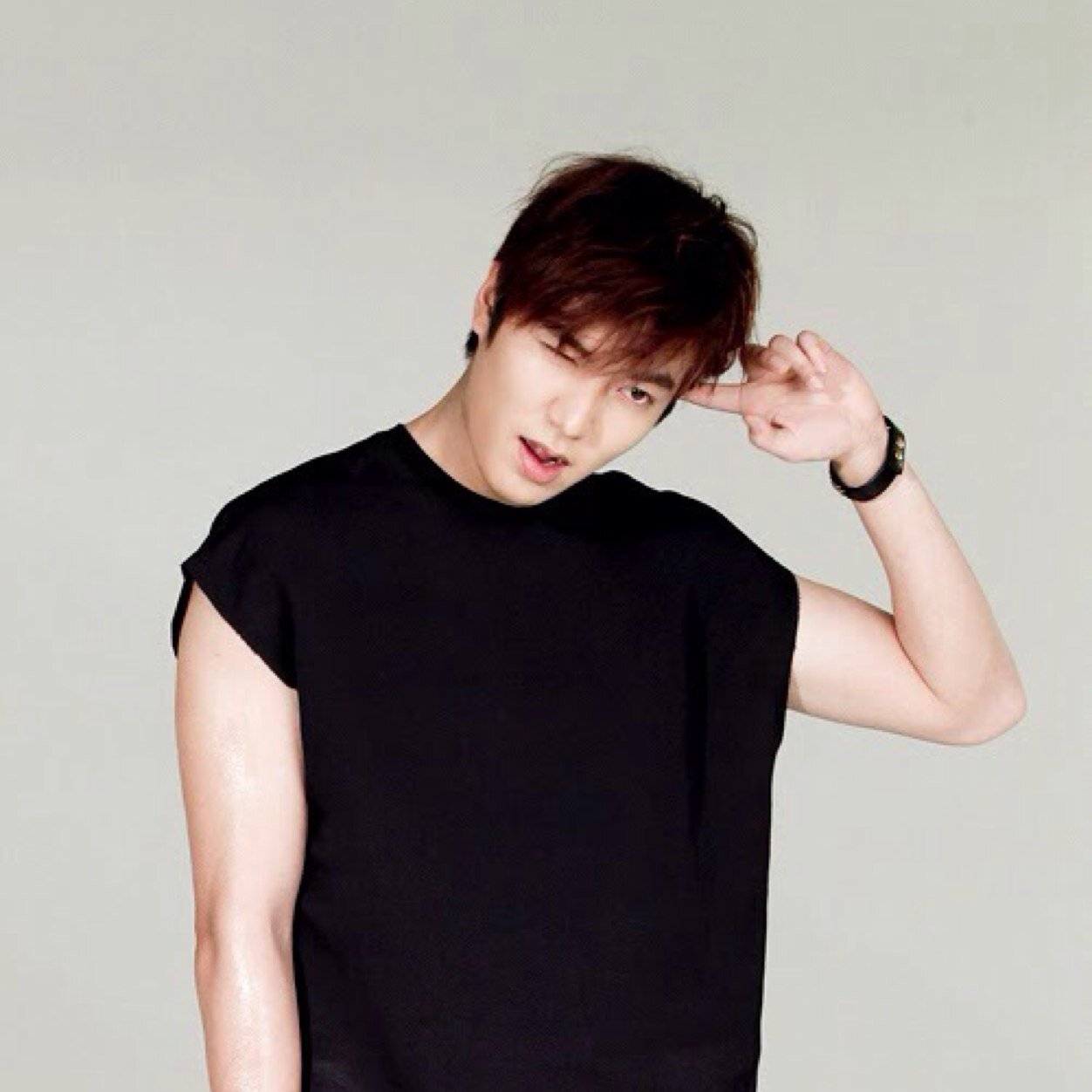 Lee MinHo, cantante, actor, hago comerciales, y lo que quieras ✌️.