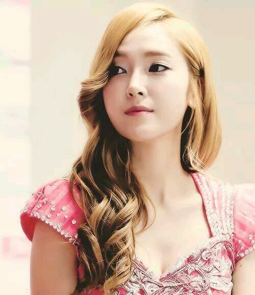 Harus menunggu 6 tahun lagi -,-