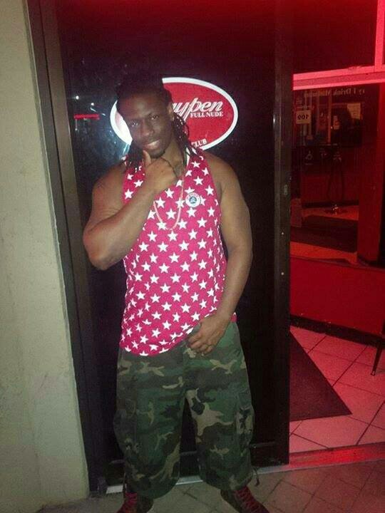 Insatiable_July's profile picture. 