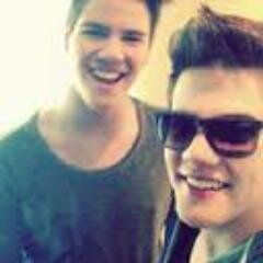 Meu amor por vcs ultrapassa barreiras ❤