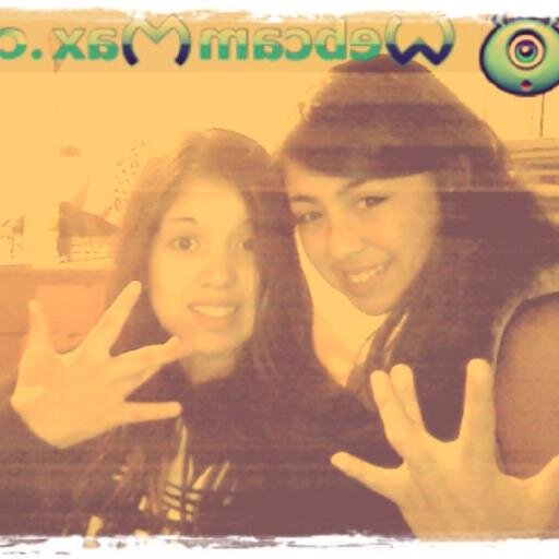 holip, soy directioner, mi debilidad es harry, ellos son mi vida, tengo 14 años soy simpatica y soy de chile