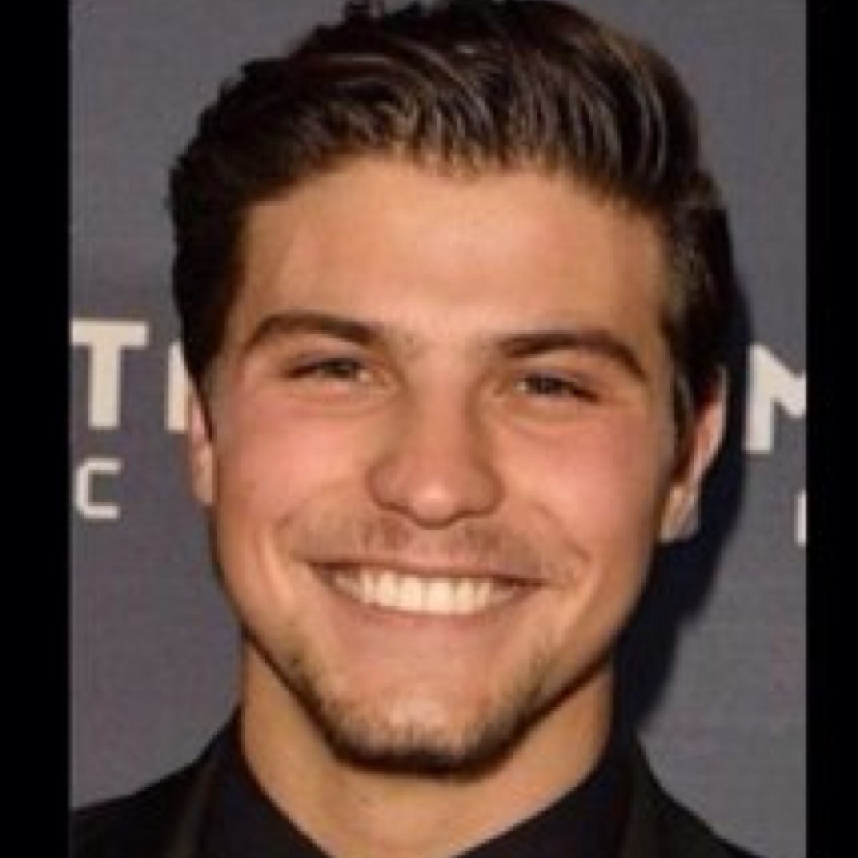 Prez Drew Here!| My beloved wife @Zoerivas__XO has my heart ❤Father to Cassandra Torres & Alexzander Torres {RP/FL}