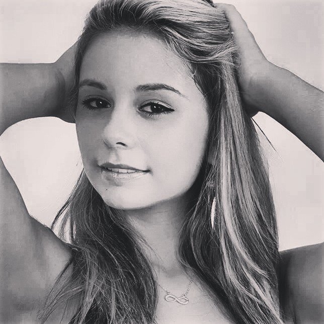 Oi bina, és um anjo, um anjo que caiu do céu, teu jeitinho me encanta, obrigada por tudo, te amo. @duda_rehr aqui