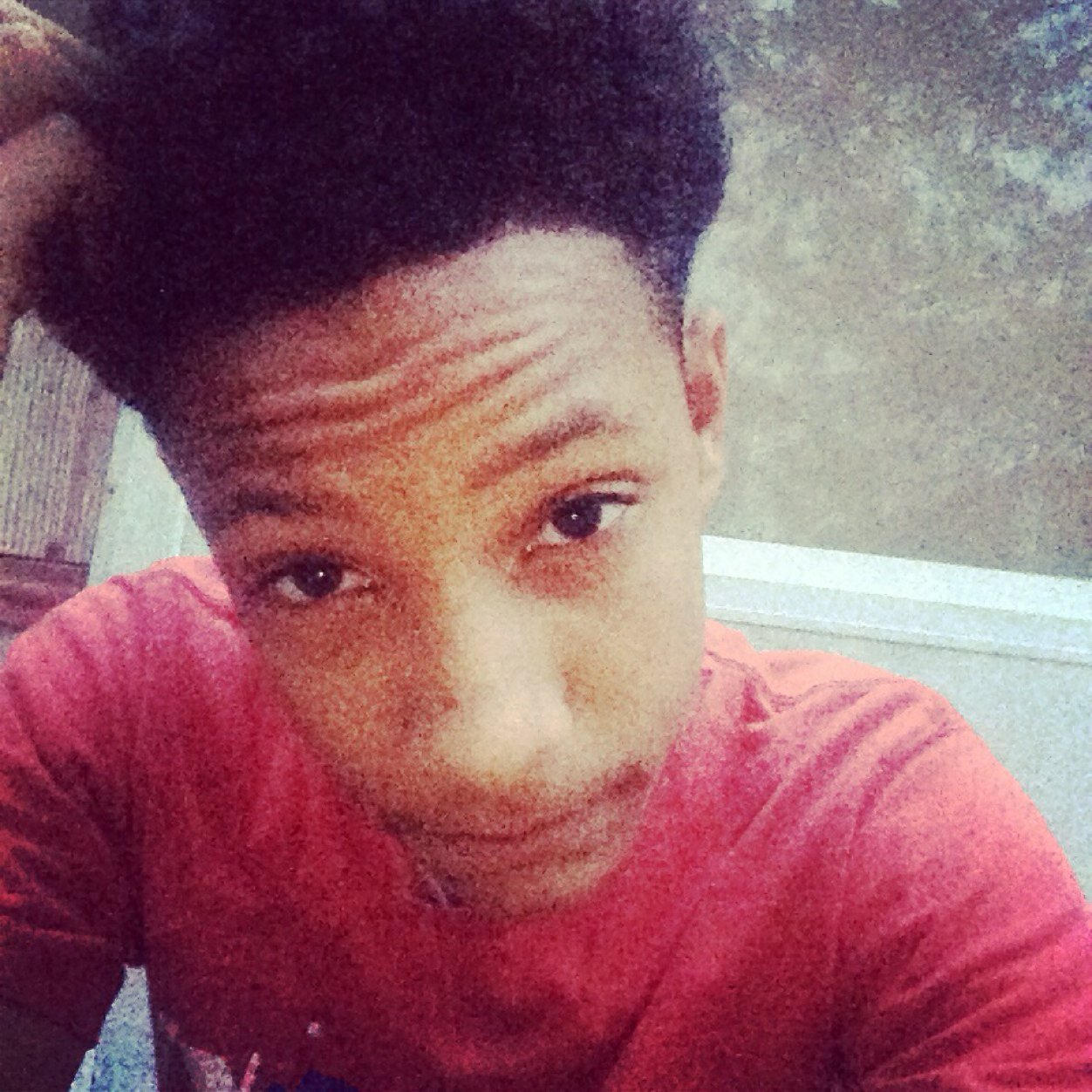 Fuck wit a nigga say imma do me and be me!! Trna find tht one girl!! Basketball is life for me and nobody can take tht from me!✌️✊-instagram - lah_baller_j