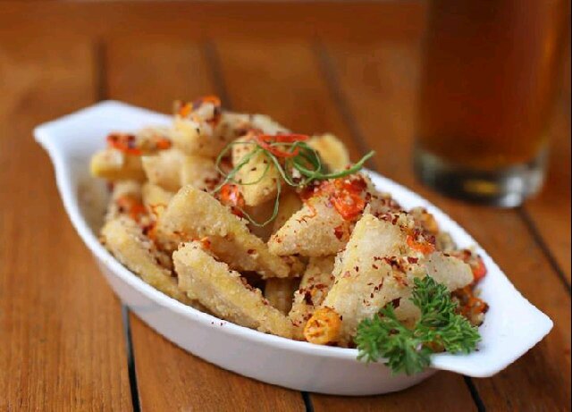 S28 Cafe. Jln. Sulanjana 28, Dago, Bandung 022-4210194 Open: 08am-22pm.