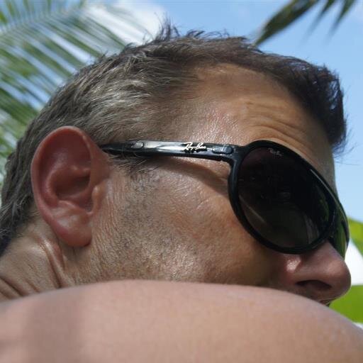 Can't tweet, surfing...