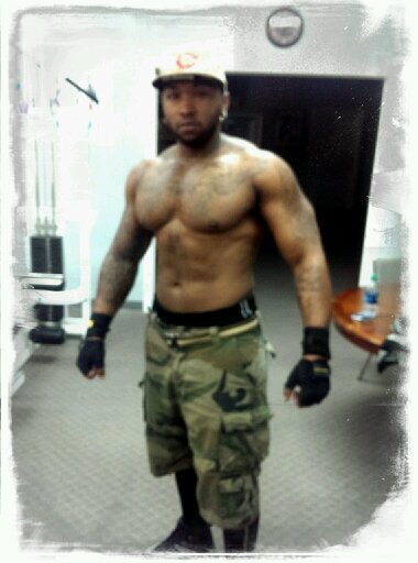 IF A NIGGA DONT HUSTLE DEN A NIGGA DONT EAT!!!! #DEMMACBOYZ