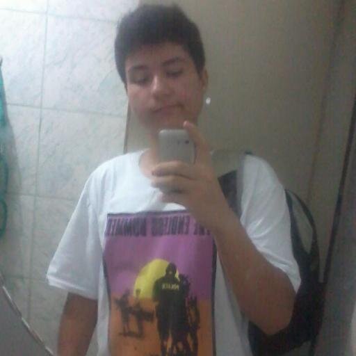 Não viva para que a sua presença seja notada, mas para que a sua falta seja sentida...