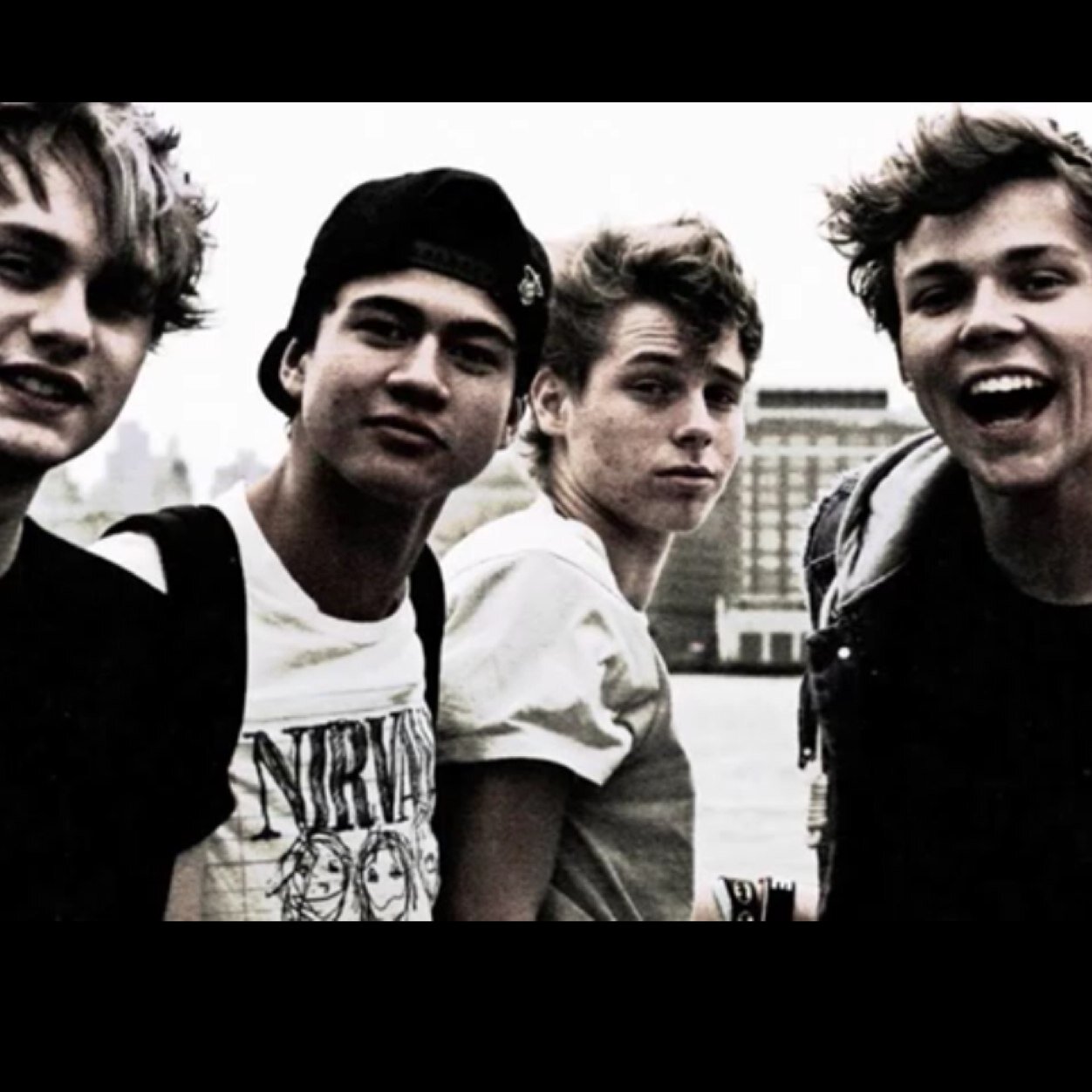You just got a free follow from @Stylesismyfav, so go follow her