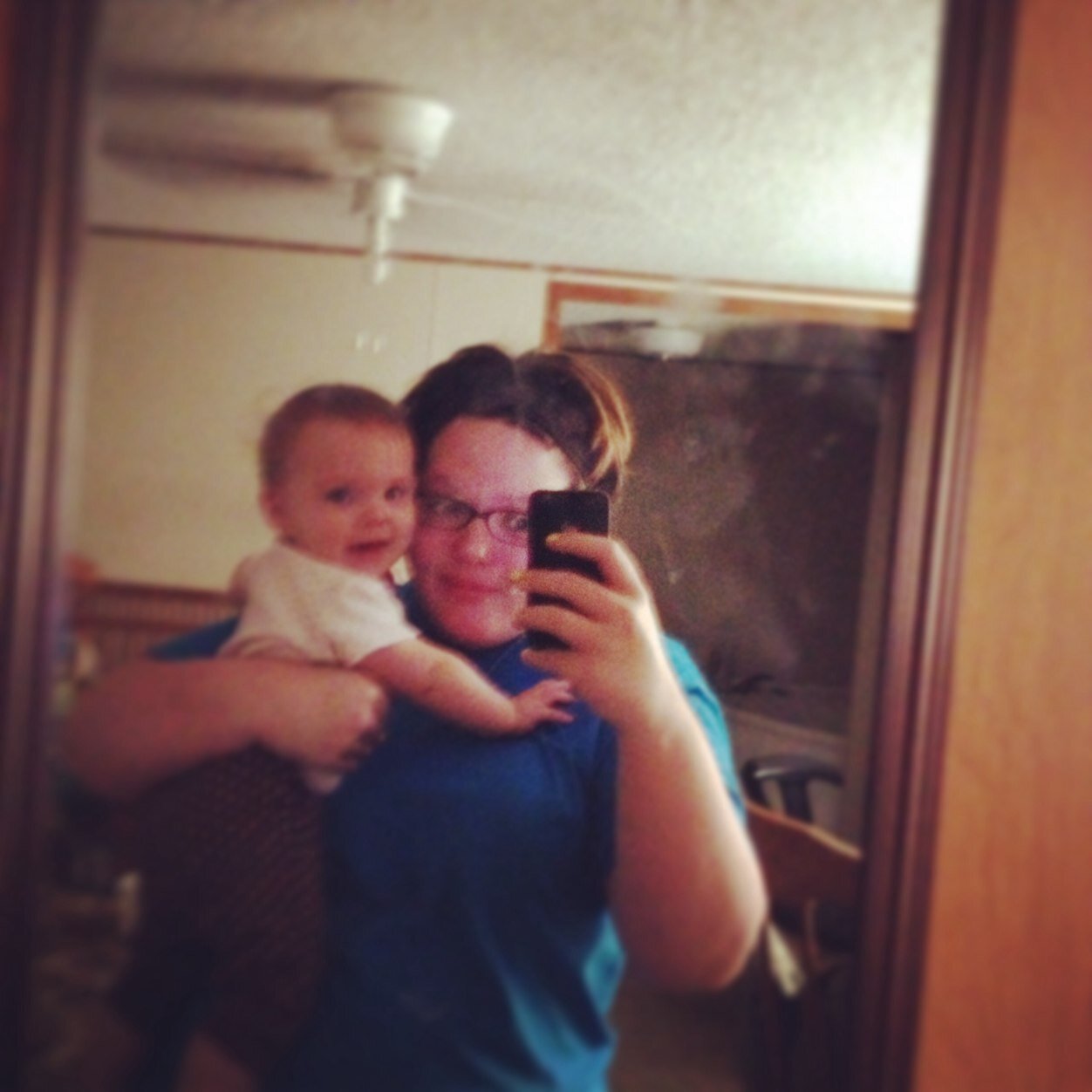 Im ashley sanders i have two kids born mAy 9th 1990 im 24 im cool n awesome person to b round im bisexual hmu