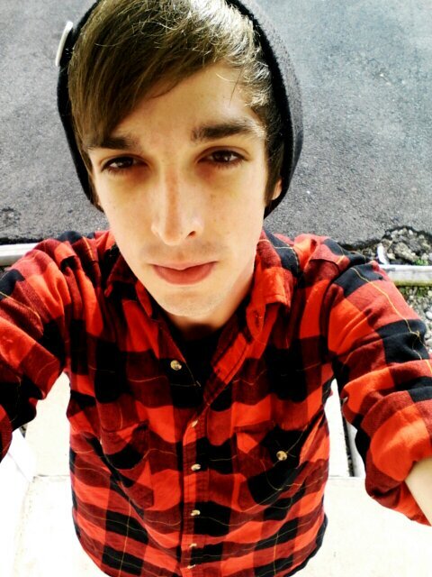 I don't fit in this skin I was placed in I've got this urge I can't control and I'm not wasting it