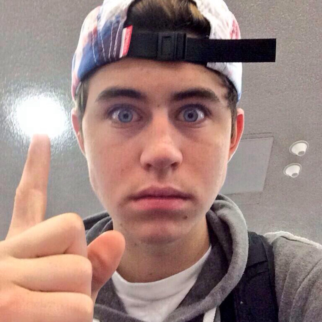 Nash_Magcon02's profile picture. Your not fully dressed without a smile|rp