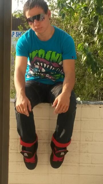 Windgat83's profile picture. I'm not short I'm fun size