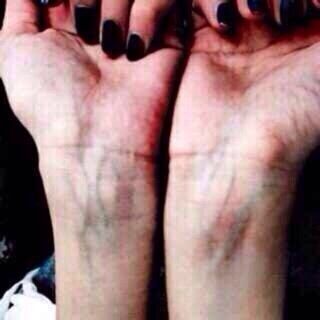 iFatmah_2's profile picture. علـى اللّه اوكلـت كل الحيـاة و مـا خاب عبدٌ على اللـه اتكل.