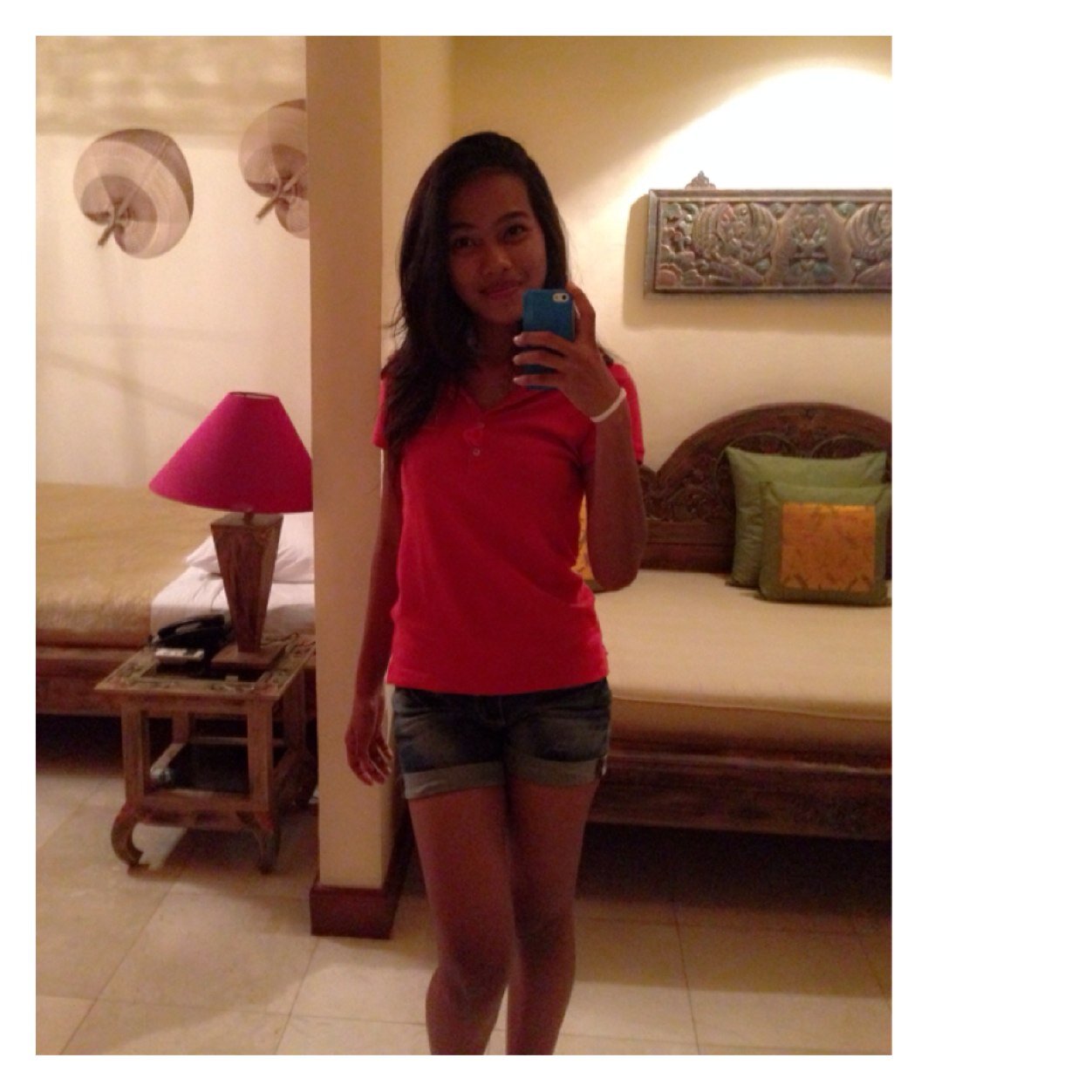 adhesuari's profile picture. 