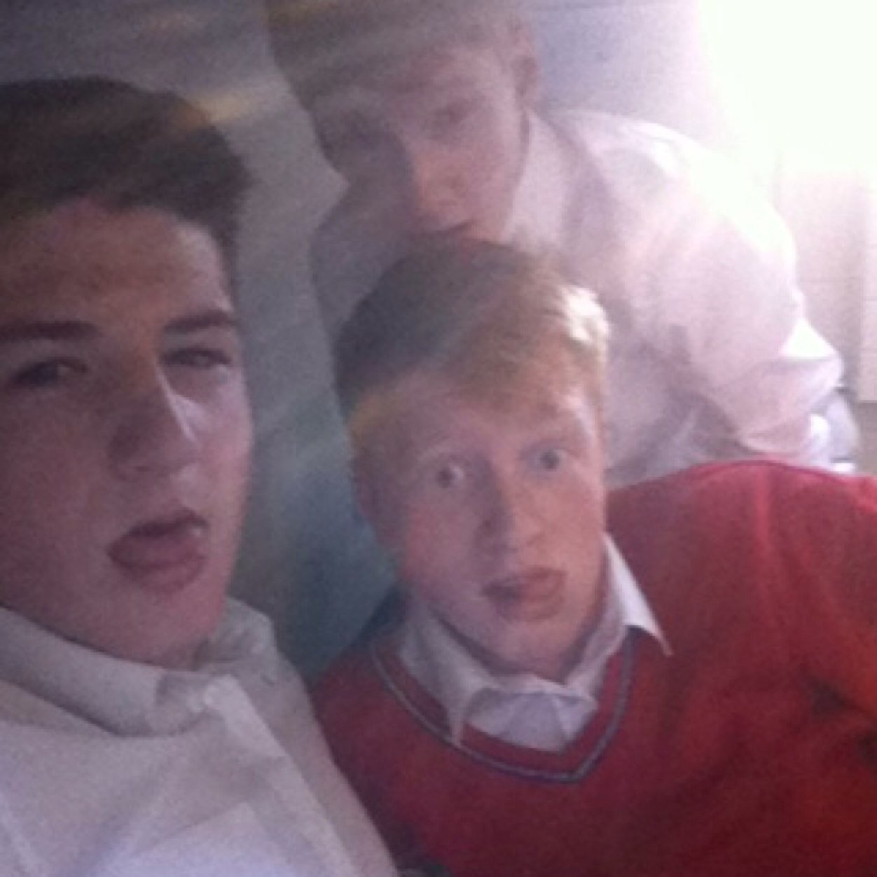 andyearls32's profile picture. 