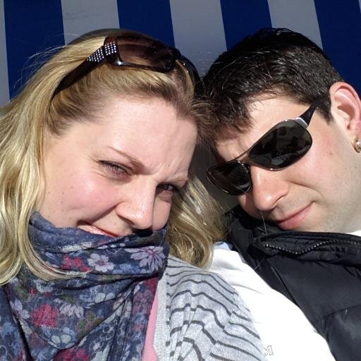 Bloggerin & Produkttesterin - meinen Blog gibt es auch als kostenlose App für IOS und Android. :-)

http://t.co/XwEODlOM7P