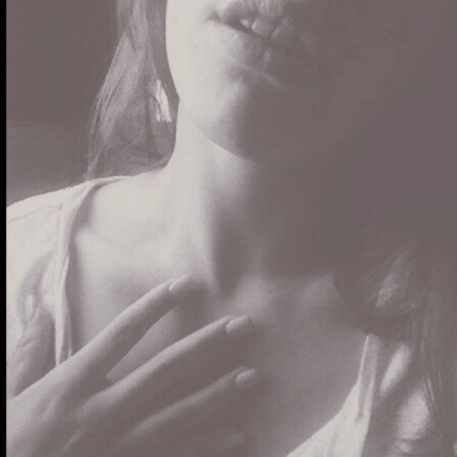 NicolePafundi's profile picture. I wonder why Alice left wonderland..