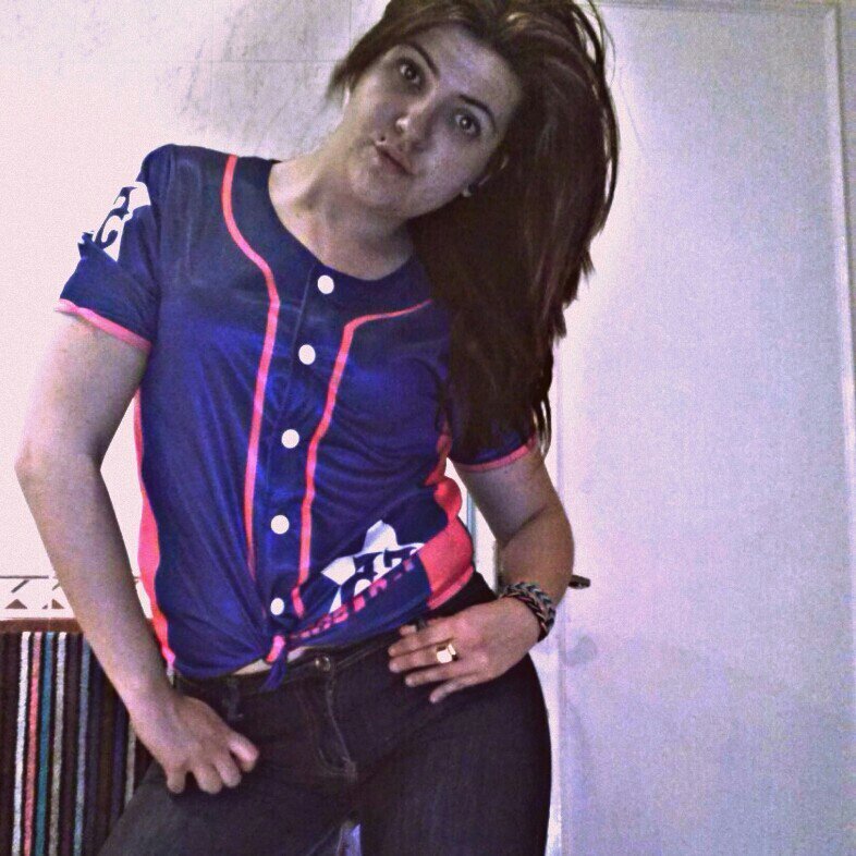 Canalina con mucho caracter. Adicta a la fiesta, a la musica, y a cantar! {~My Life My Rules~} #RealG4Life♪♪