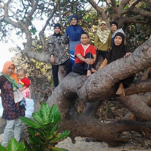 YusRusniawati's profile picture. Folback please || just mention || thx before || LOVE MY FAMILY || Yogyakarta , Indonesia