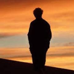 海藤といいます。ネットビジネスで生活してます。アフィリ、輸入など幅広く活動しており、その経験から最短で月収30万円稼げる方法を紹介していきます。