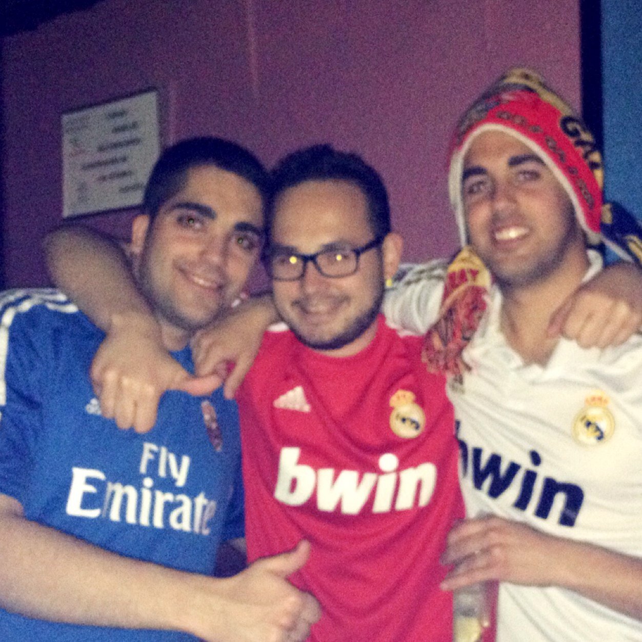 Apasionado del futbol, mi equipo el Real Madrid. Me encanta la música house.
