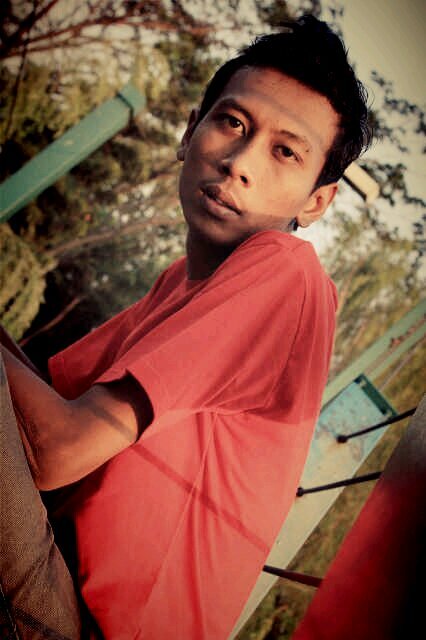 Nende_Raggedd's profile picture. Hidup adalah pilihan