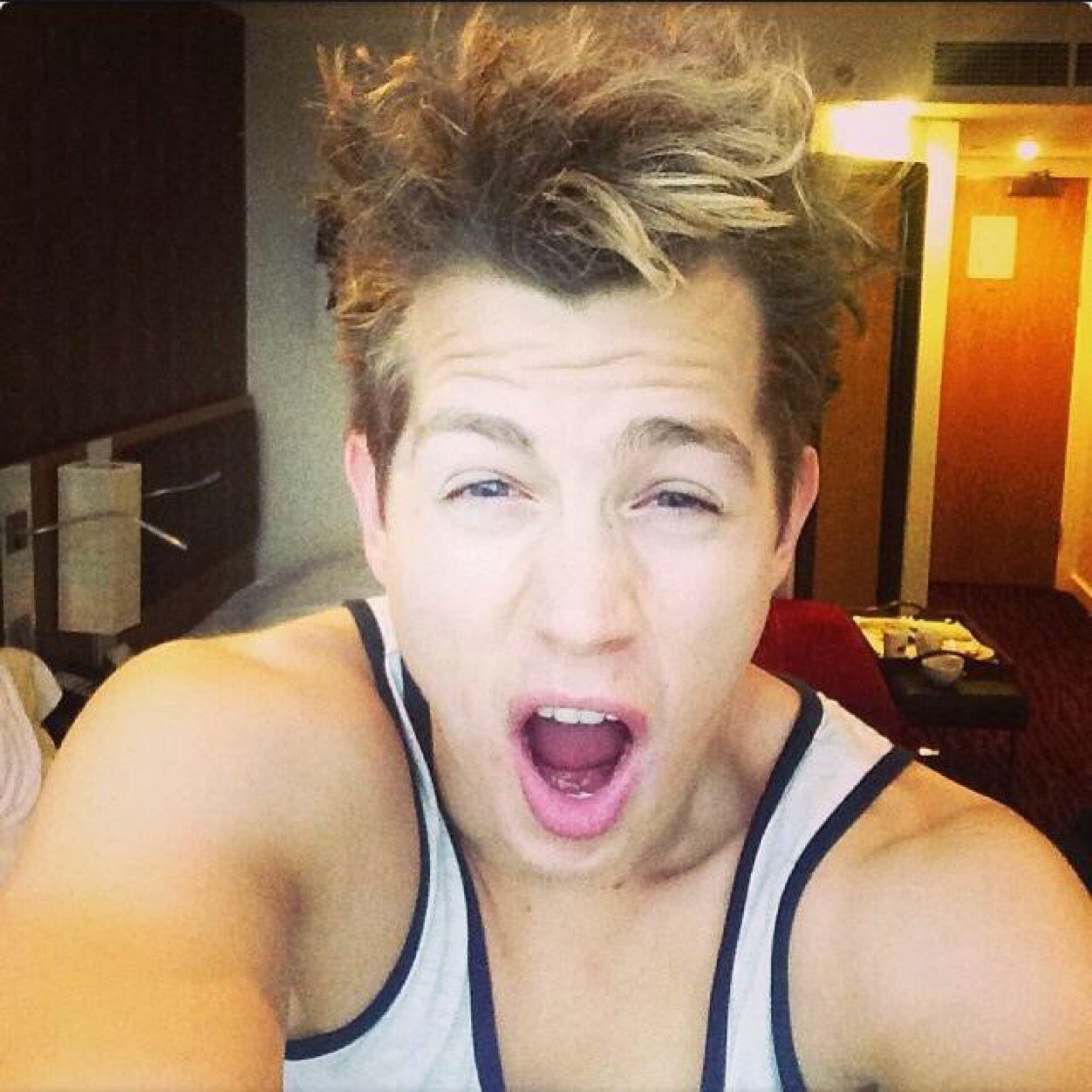 AlwaaysBelieeve's profile picture. #MEETTHEVAMPS