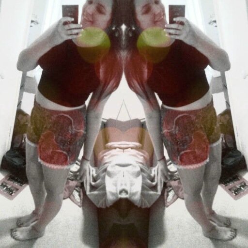 Heyy, im Rach (: Follow me ..cause youknow, you want to (: hehe xx