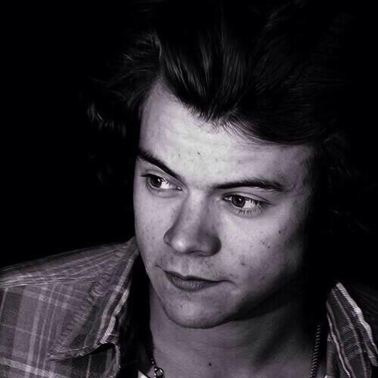 THIS IS A FREE FOLLOW FROM @stadiumnouis FOLLOW HER AND SHE WILL DOLLOW YOU BACK. THAT IS 2 FOLLOWS WOO!