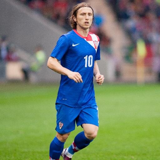Hi i am luka modric played to Real Madrid and international whit Croatia