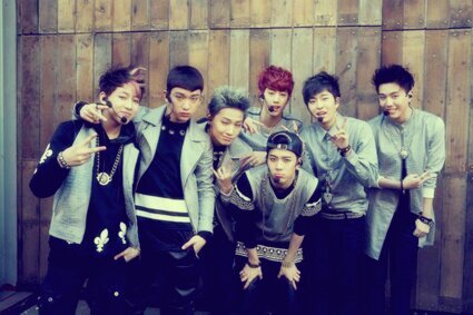 this Is a fan page for GOT7, if I follow you then follow back (unless your famous) and if you follow me, then I'll follow you