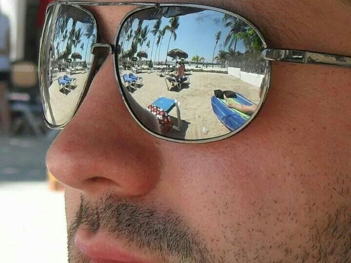 landof_OZ's profile picture. Husband. Father. Jesus-guy.