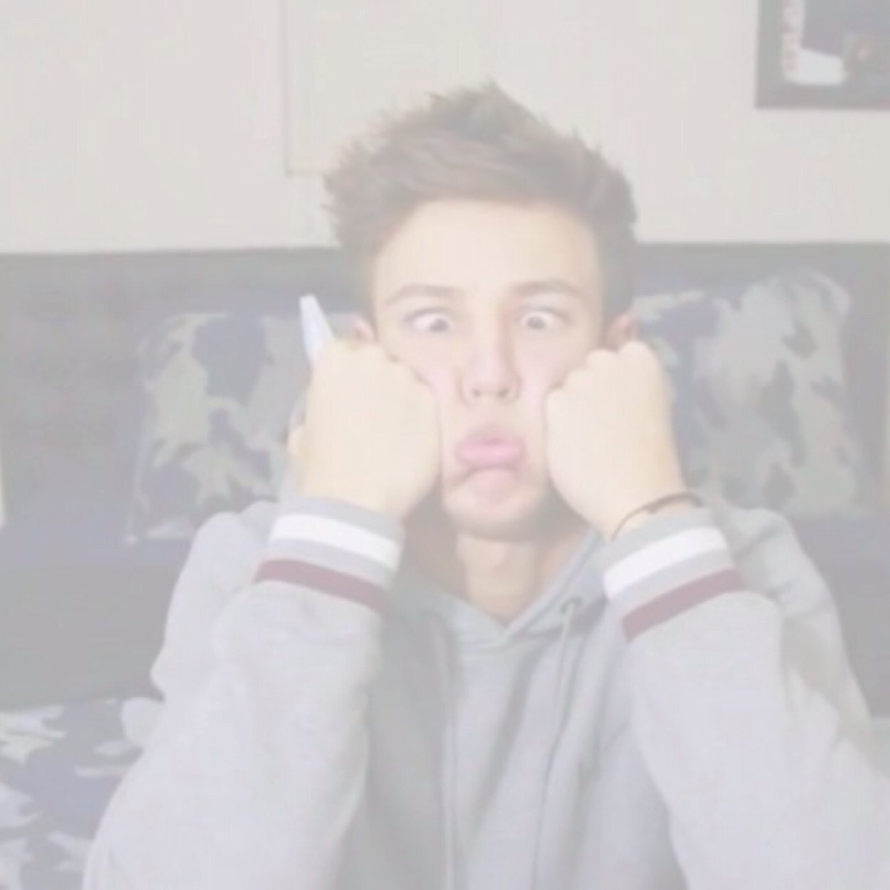 ❥if you're not talkin' magcon i don't wanna talk❥
