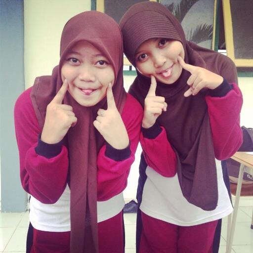 Haloo! follow acc ke II @ayundapanda_ ^o^ follback just mention :)