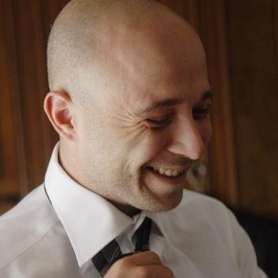 MarcoGalderes's profile picture. Stiro i numeri, metto ansia, corro dietro a una palla ovale. Fiero padre di due - no: TRE bimbe di Satana.