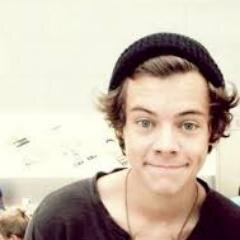 3 Seneden bu yana Directioner'im ve bundan gurur duyuyorum. O beş şebek benim qocamdır. Aşkı nasıl anlatacağımı bilmiyorum çünkü 1D'yi tanımlayamıyorum.