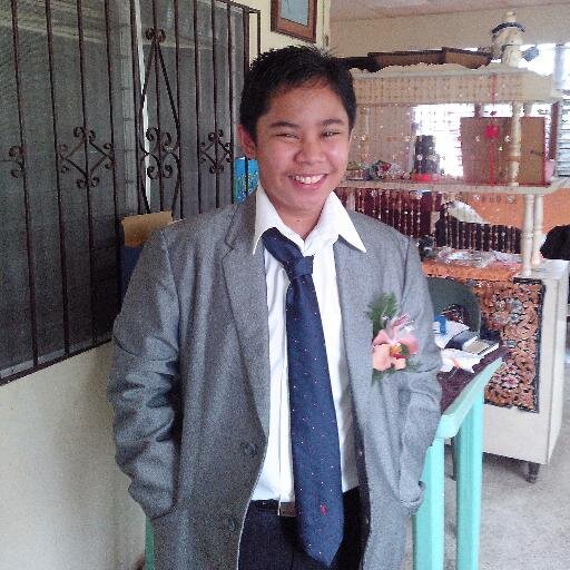 hi i'm lance and i'm chubby want a huggy? :)