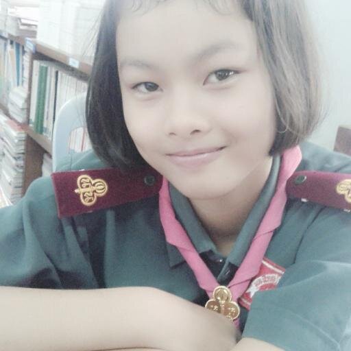 hi my name's Noon or Phonnipha.I'm 15 years old. I live in Thailand. and I'm a Exo fan I love Sehun yehet!! ~