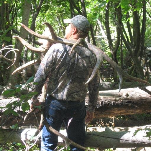 elkhuntn's profile picture. 