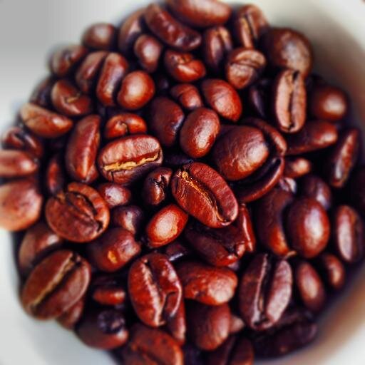 Serving OSO Negro coffee & Silk Road Tea's.  West coast style coffee house with incredible lunches.  Daily soup n' sandwich specials.