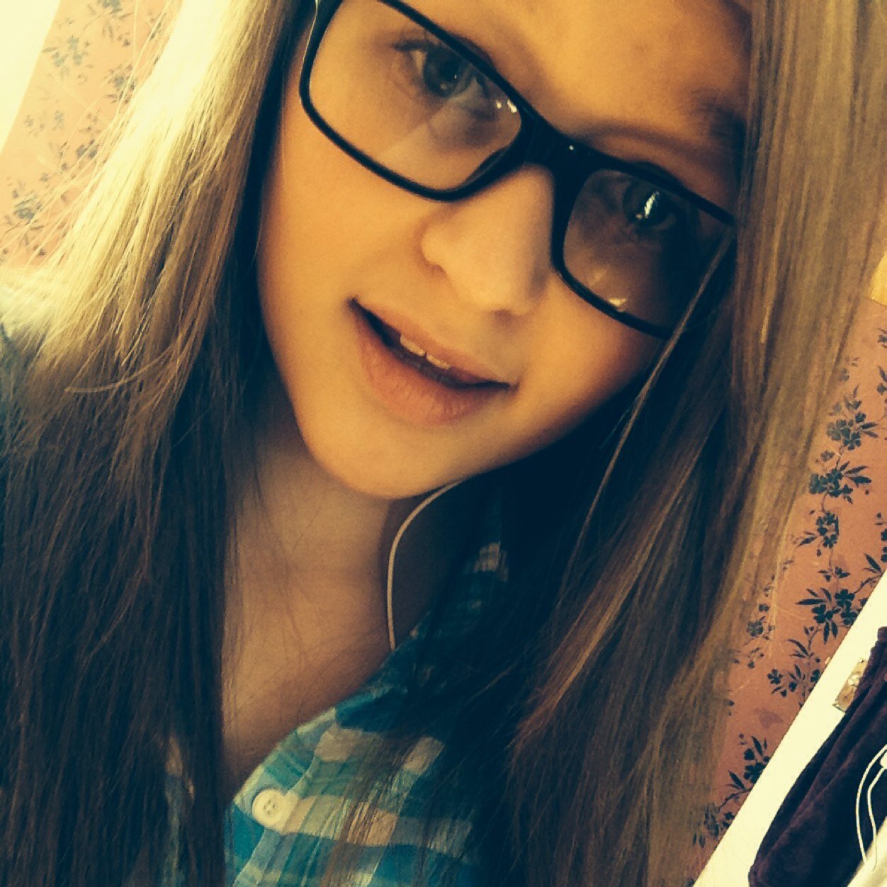 nicolee0601's profile picture. ʝųʂɬ ʂąყ ɧı ცɛƈąųʂɛ ɧɛƖƖơ ıʂ ƈơɱ℘Ɩıƈąɬɛɖ ɛŋơųɠɧ
ѕíllч ѕαuѕαgє 
ʘ‿ʘ