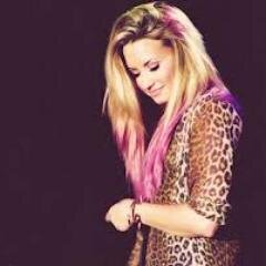 17,{Keep your heart and your dreams} «Directioner, Smiler, Lovatic, Believer»