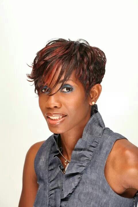 LyftBeautyDC's profile picture. Don't be tardy for the party. When you Lyft with me. Play makeup on the way to your destination. Mascara  lipgloss eyeshadow