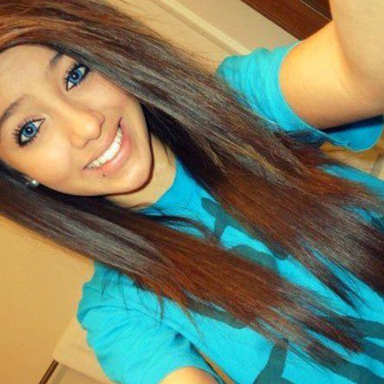 Vanessa | 16yo | Fuckyall | Espagnole | Colombienne.