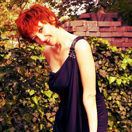 radio voditelj, blogger, brbljivica